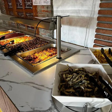 хотел м1 Szálloda